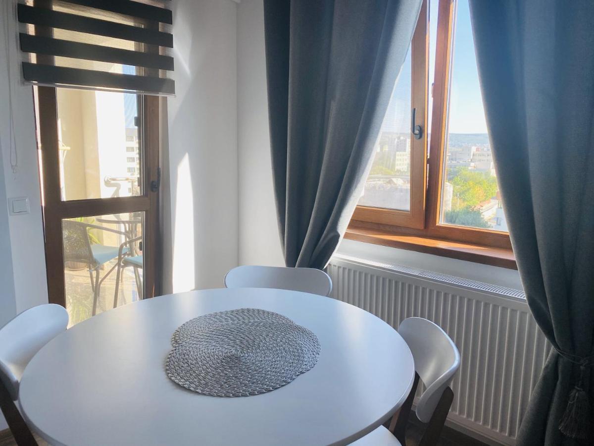 Rivera Apartments - Premium Accomodation Iasi Esterno foto
